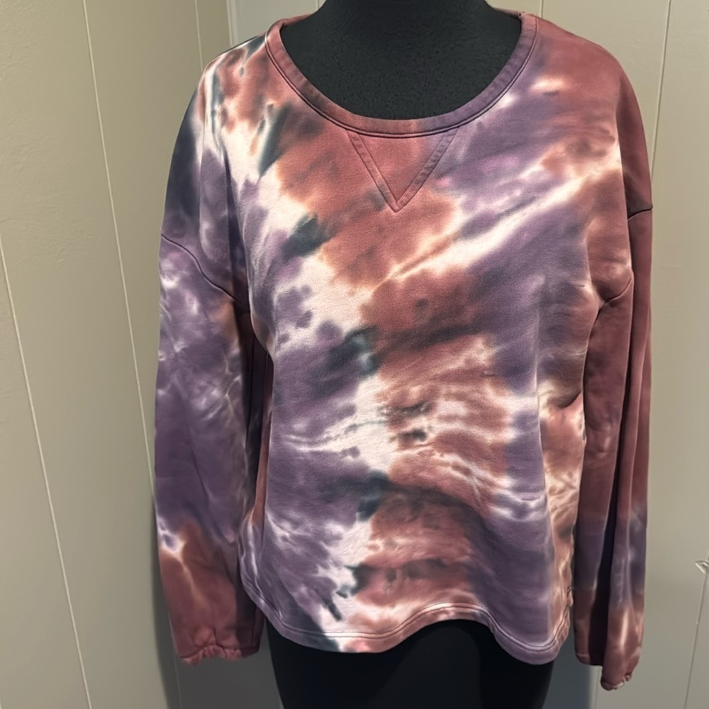 Chaser Mika crewneck tie dye long sleeve sweatshirt. Small.